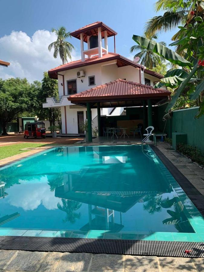 بينتوتا Canal Villa المظهر الخارجي الصورة