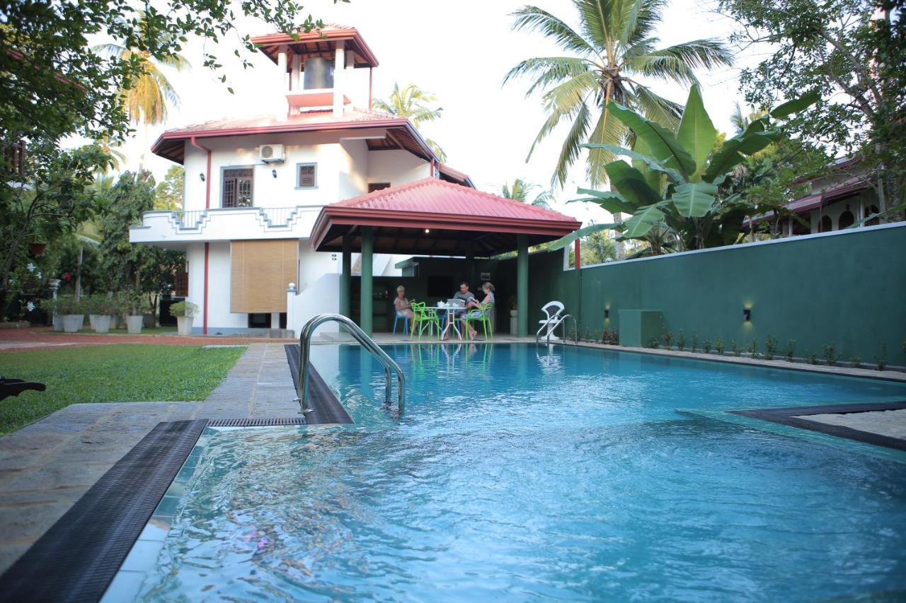 بينتوتا Canal Villa المظهر الخارجي الصورة