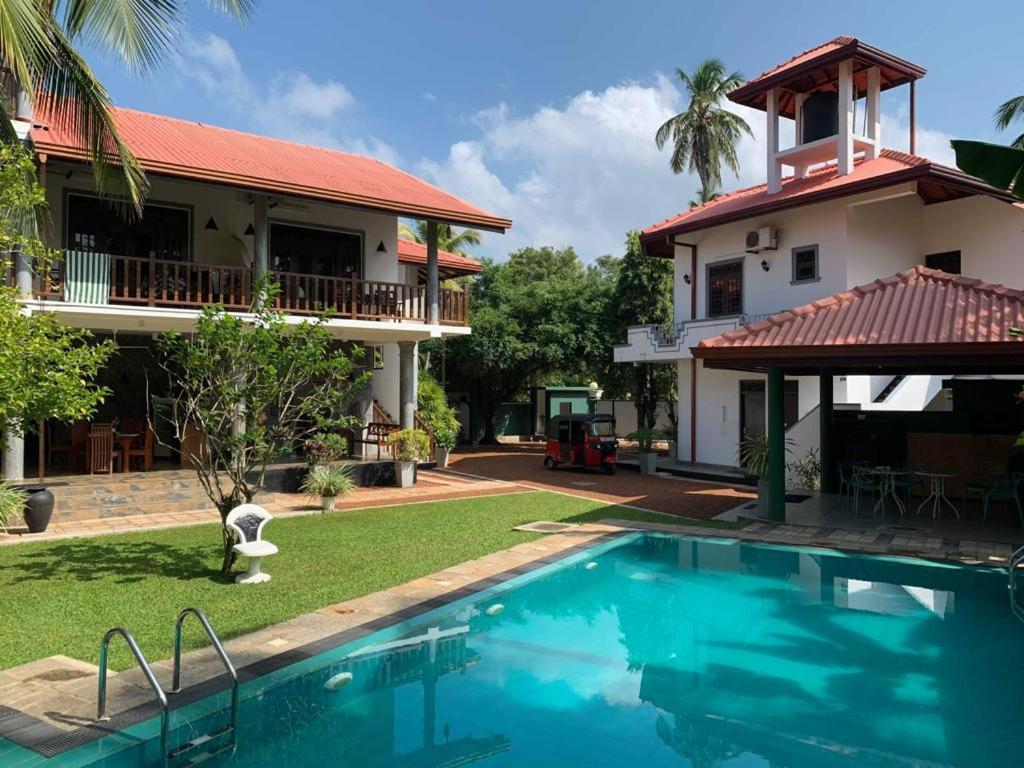 بينتوتا Canal Villa المظهر الخارجي الصورة