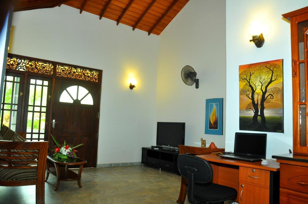 بينتوتا Canal Villa المظهر الخارجي الصورة