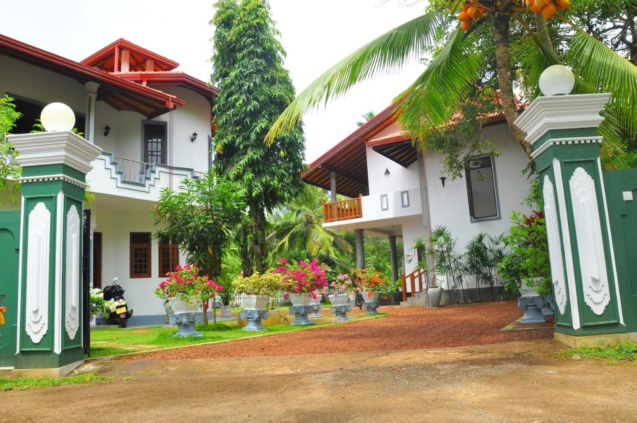 بينتوتا Canal Villa المظهر الخارجي الصورة