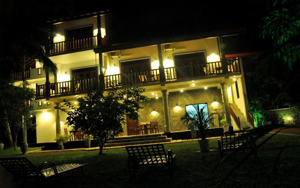 بينتوتا Canal Villa المظهر الخارجي الصورة